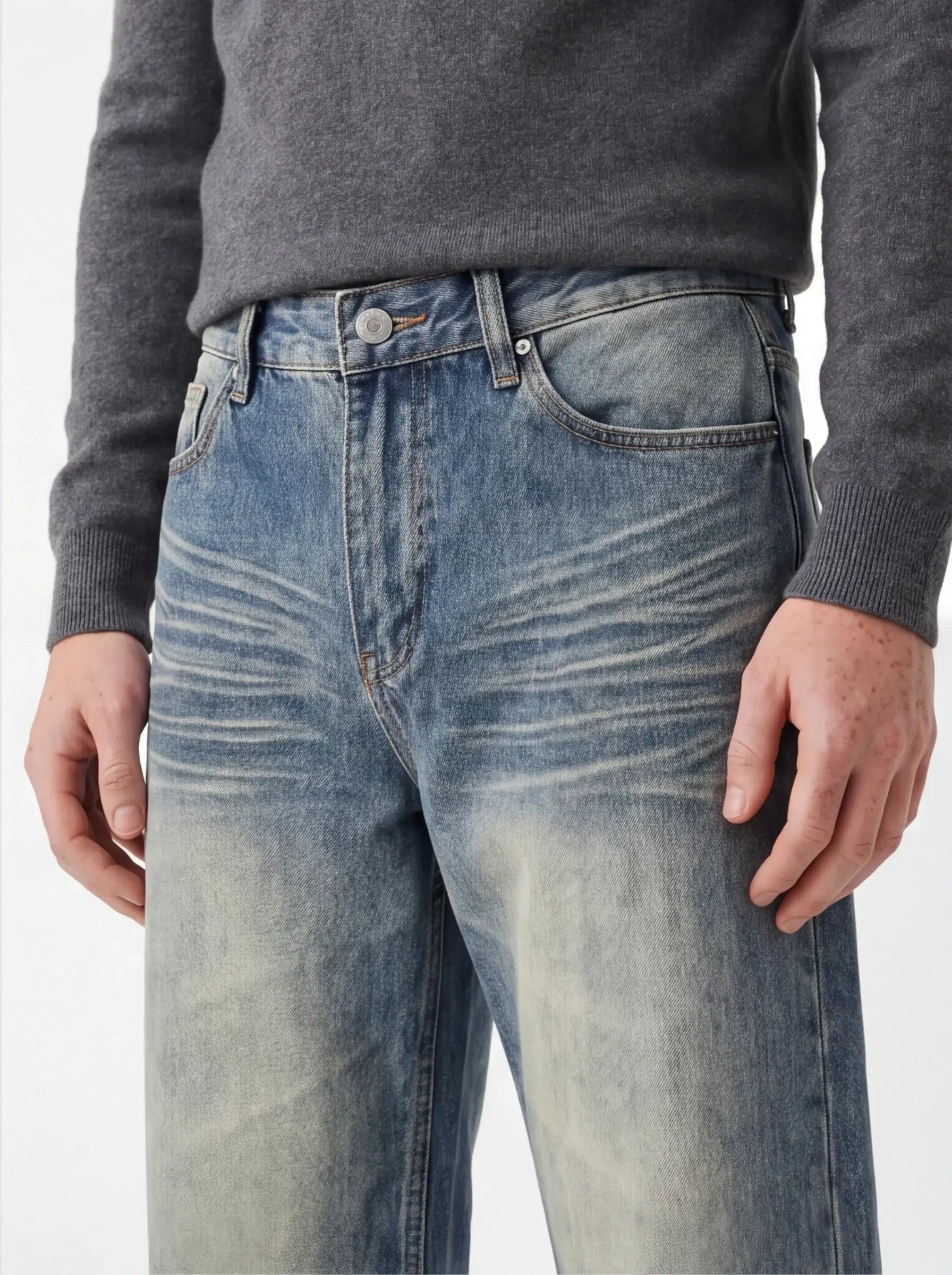 Minimalist Apparel – from Sustainable Material with a Superior Finish