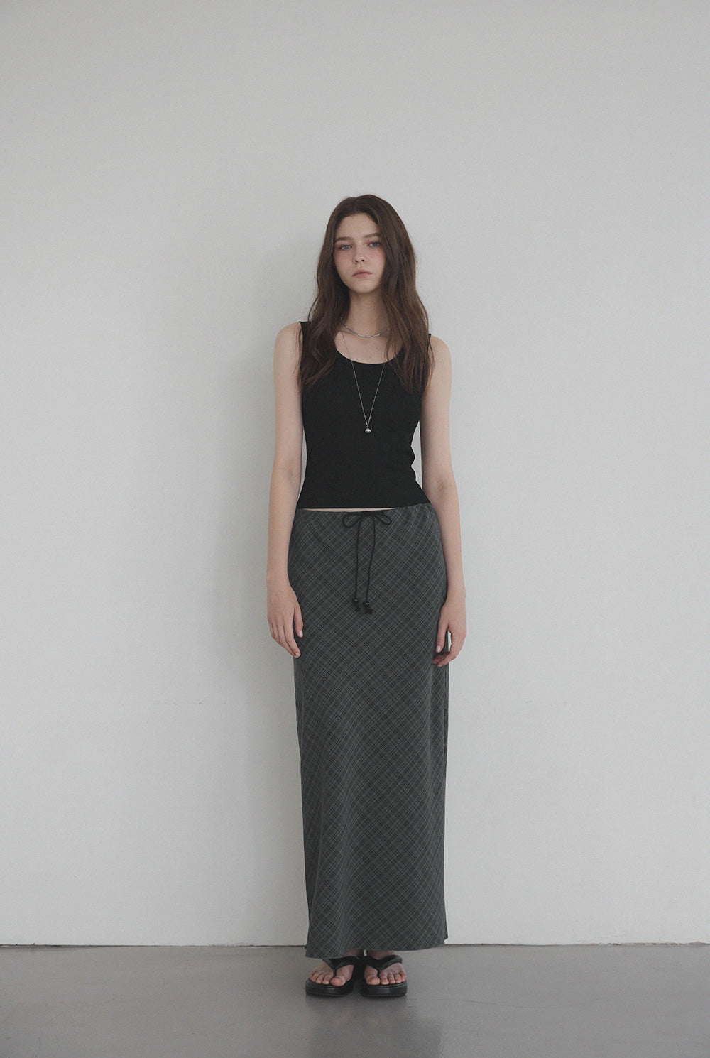 [TWEE] Nukin U-Neck Knit Sleeveless
